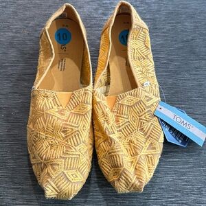 Women’s Bnwt Tom’s size 10